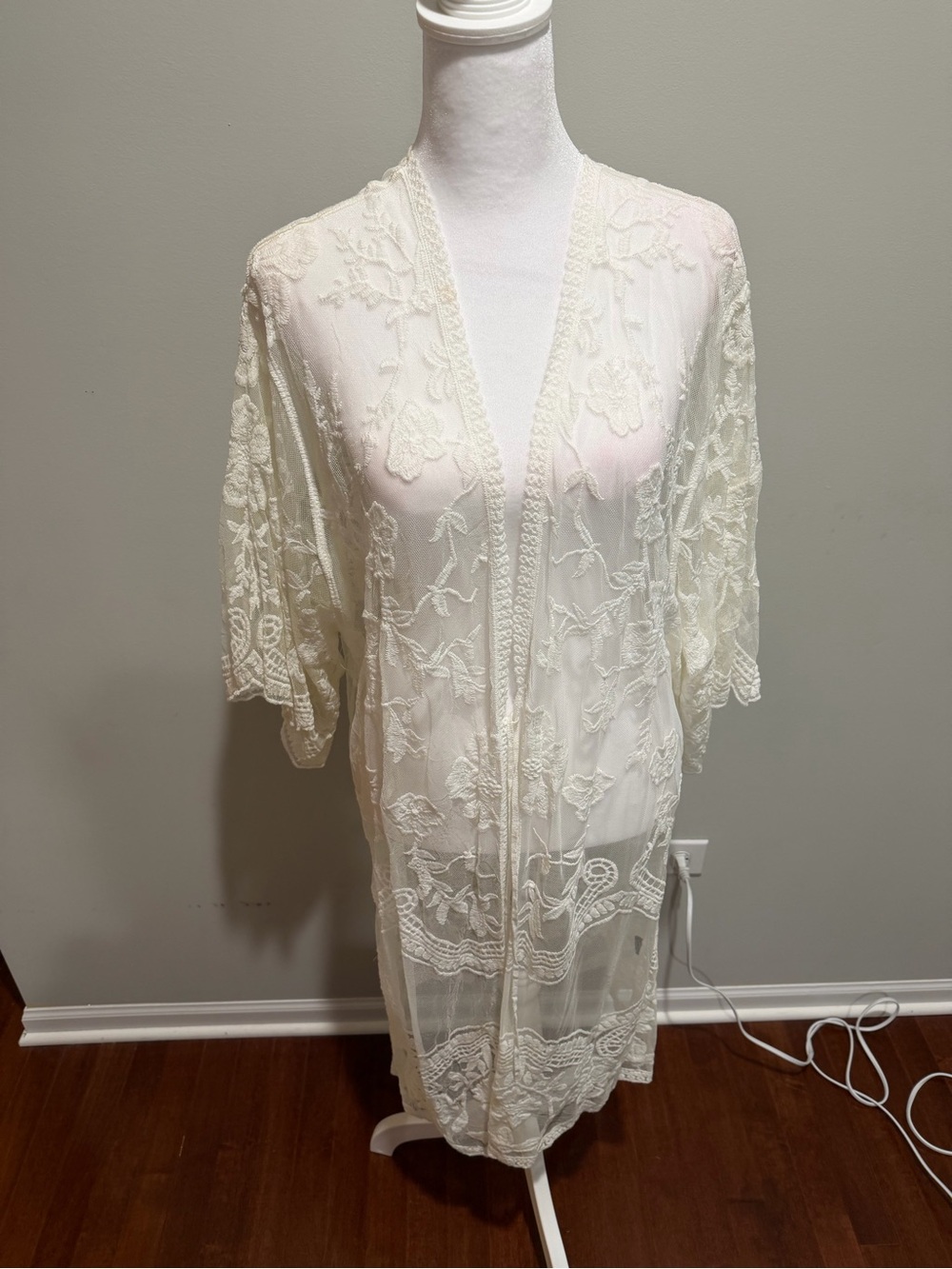 POL Sheer Ivory Floral Embroidered Kimono Robe